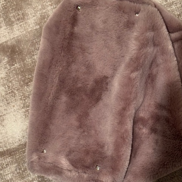 Rino and Pelle Faux Fur Shopper Tote - Picture 3 of 5